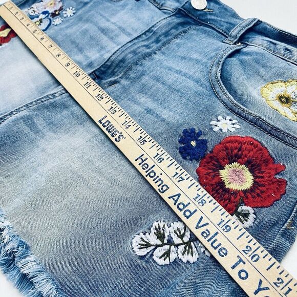 Womens Indigo Rein Floral Embroidered Denim Shorts Size 17 Raw Hem Daisy Duke - Picture 10 of 13